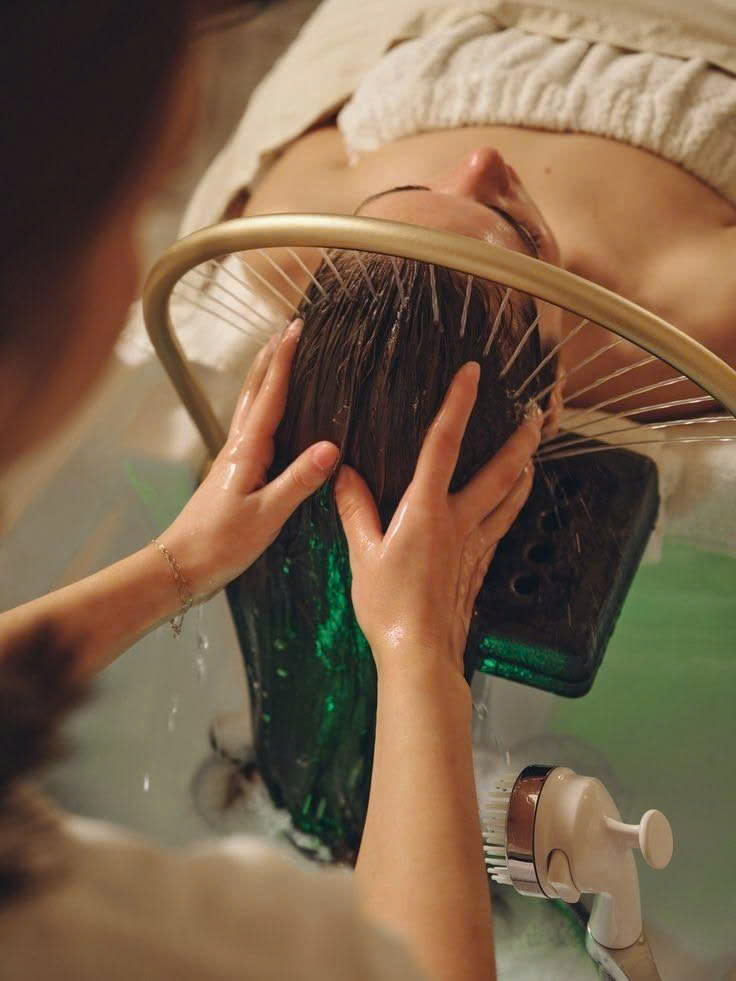 Ontspannende head spa met hoofdmassage